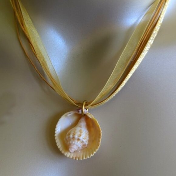 Handmade Seashell Pendant Necklace - Perfect Beach Necklace - Picture 1 of 5